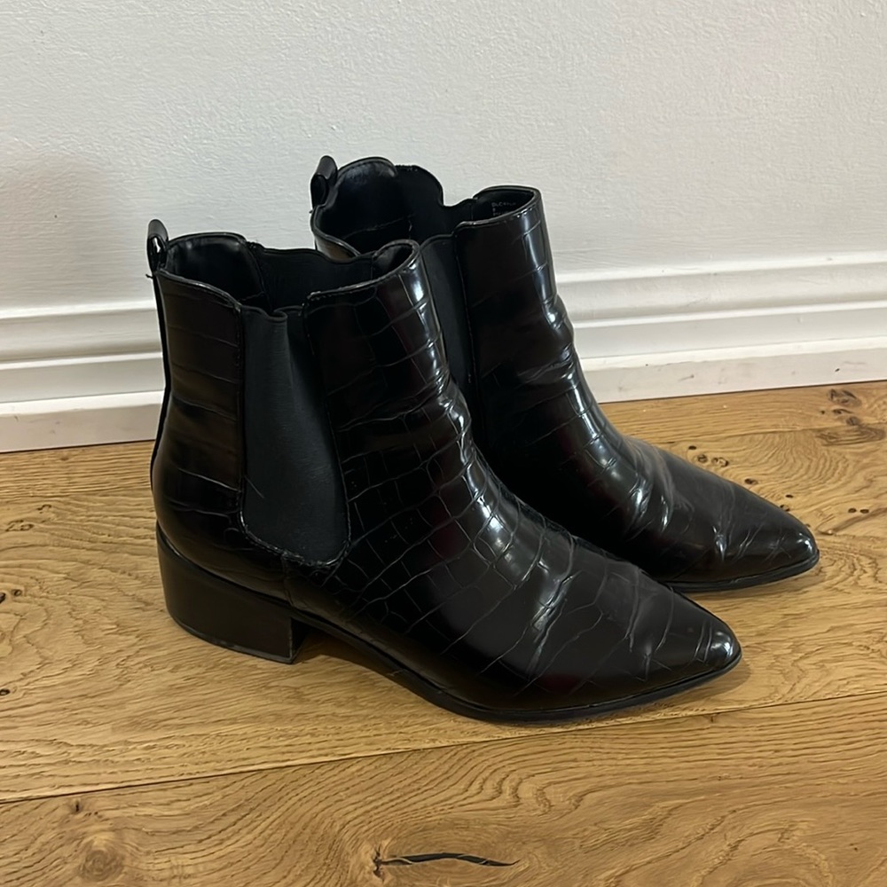 Design Lab Faux Leather Snake Skin Black Boot Size 9